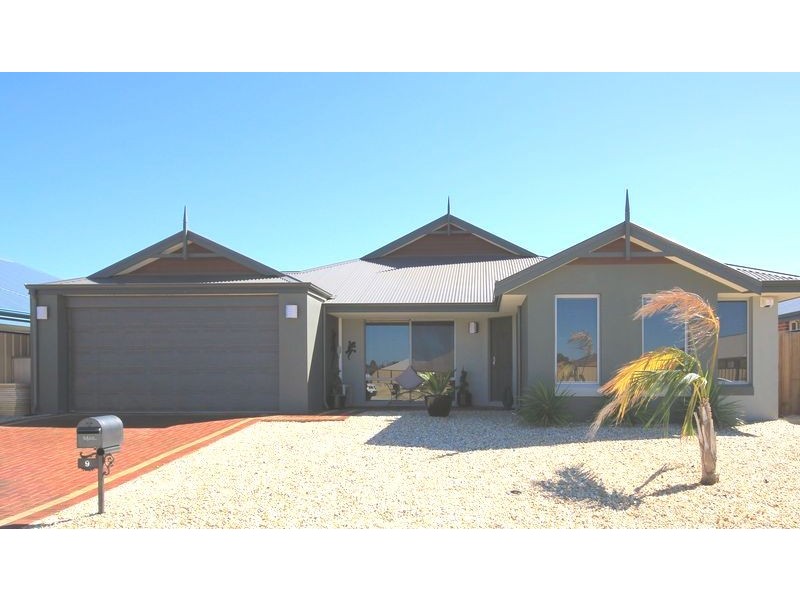 9 Rocklands Loop, Carramar WA 6031