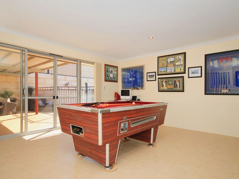 9 Rocklands Loop, Carramar WA 6031
