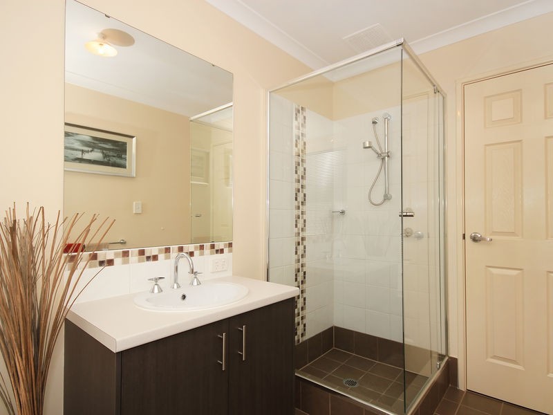9 Rocklands Loop, Carramar WA 6031