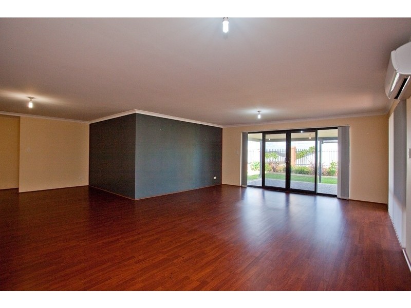 10  Alandale Bend, Carramar WA 6031