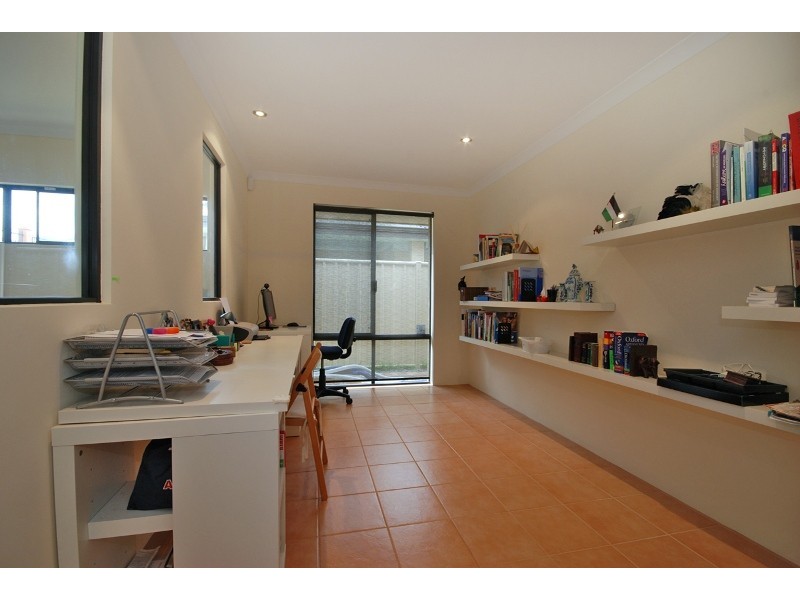 39 Carbine Loop, Banksia Grove WA 6031