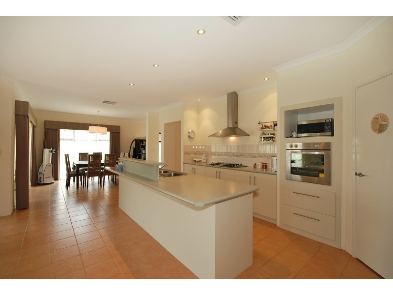 39 Carbine Loop, Carramar WA 6031