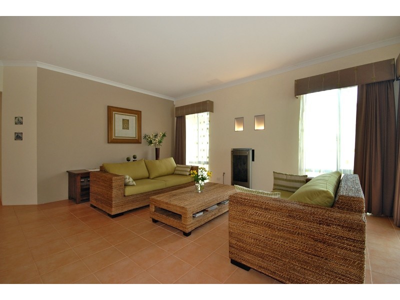 39 Carbine Loop, Carramar WA 6031