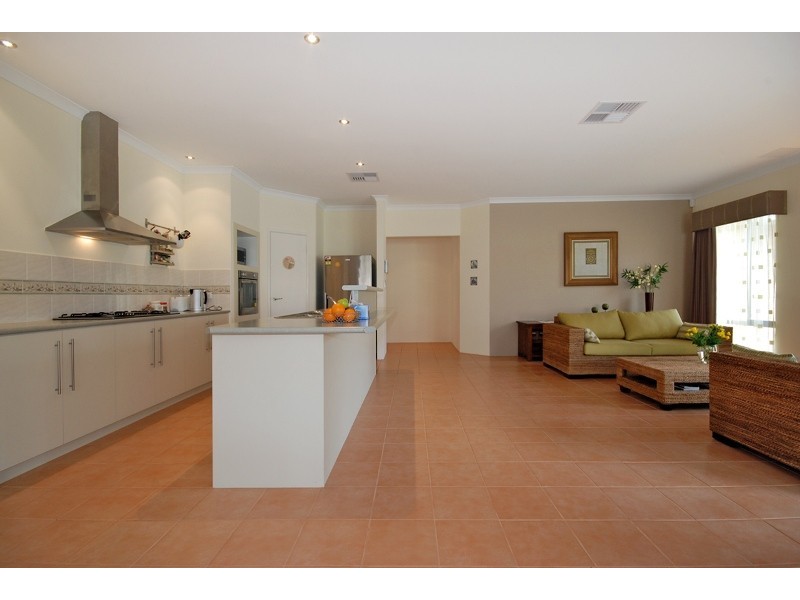 39 Carbine Loop, Carramar WA 6031