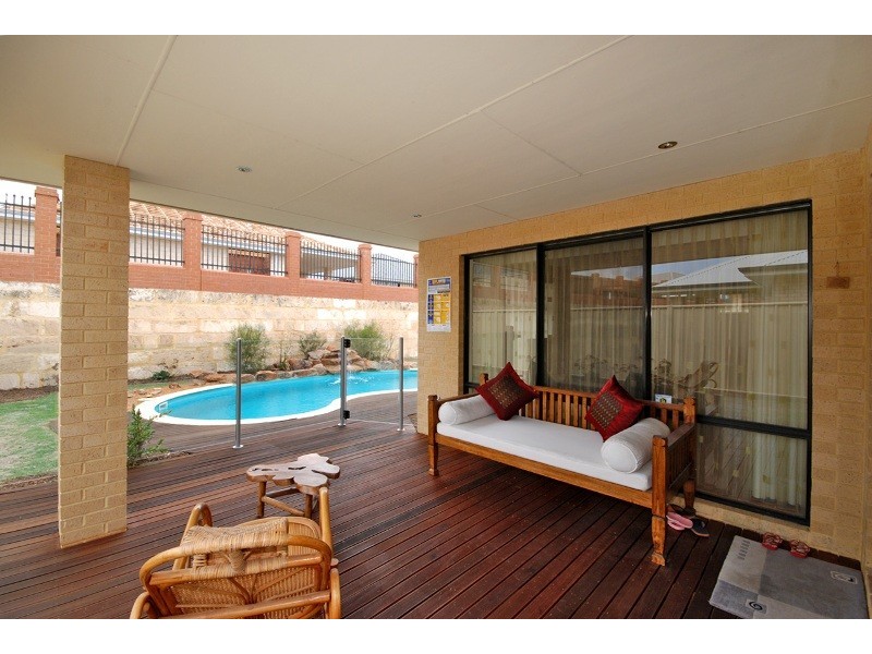 39 Carbine Loop, Carramar WA 6031