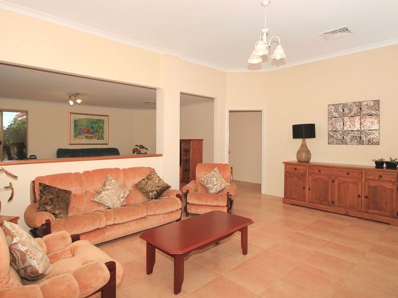 117 Balladong Loop, Carramar WA 6031