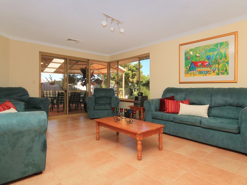 117 Balladong Loop, Carramar WA 6031