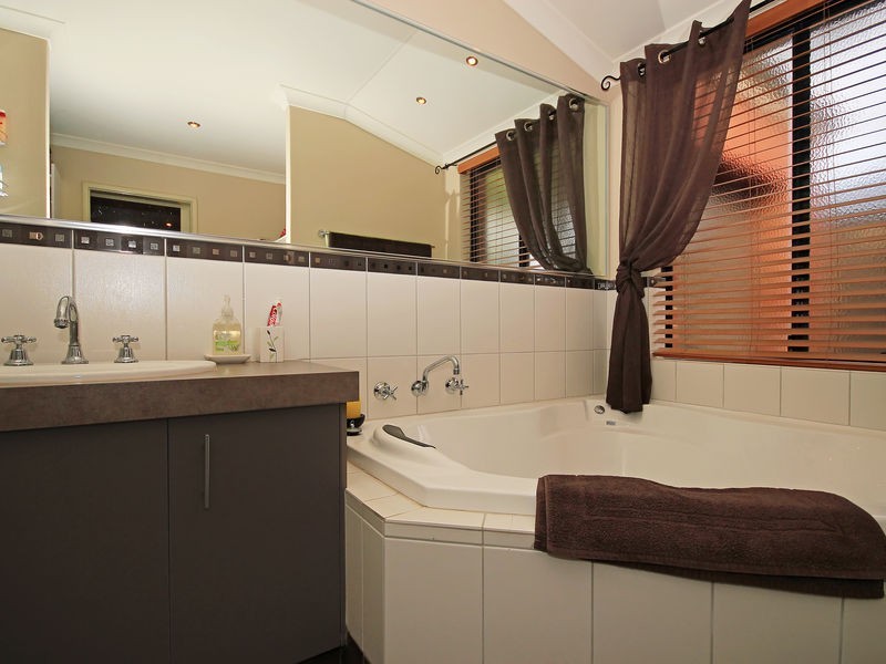 10 Carpenter Chase, Wanneroo WA 6065