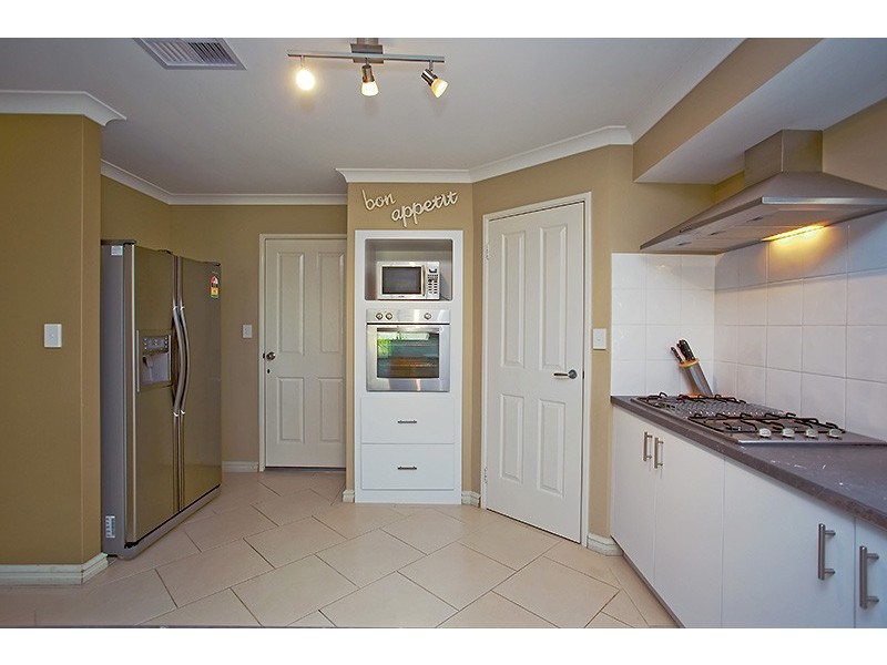 119 Sundowner Meander, Carramar WA 6031