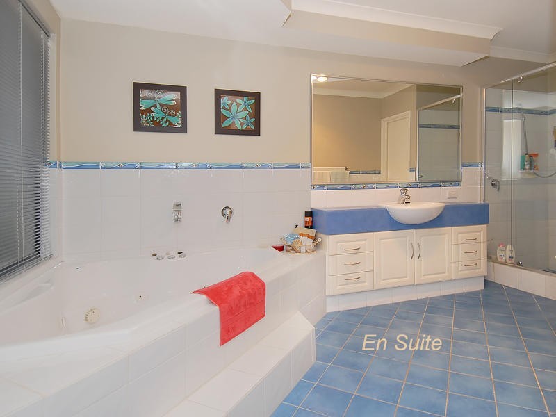 32 Minjah Circuit, Carramar WA 6031