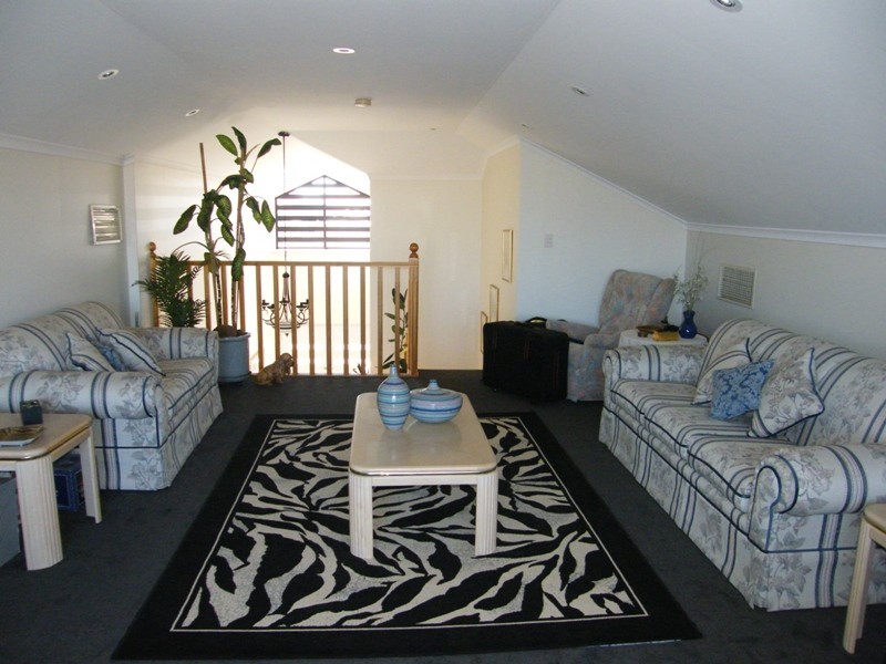 6 Cardiff Gate, Iluka WA 6028