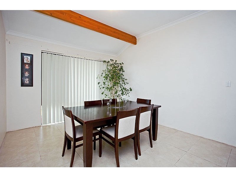 28 Carwoola Circle, Carramar WA 6031