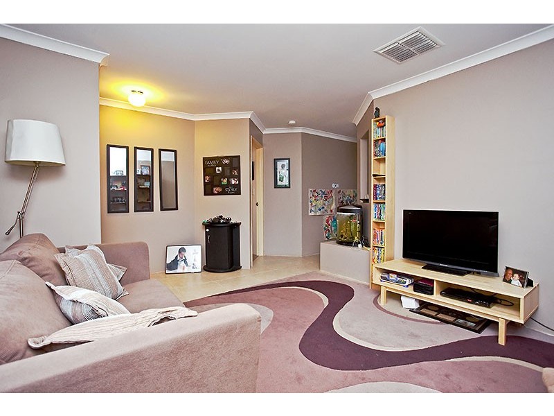 28 Carwoola Circle, Carramar WA 6031