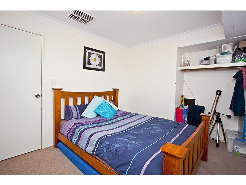 28 Carwoola Circle, Carramar WA 6031