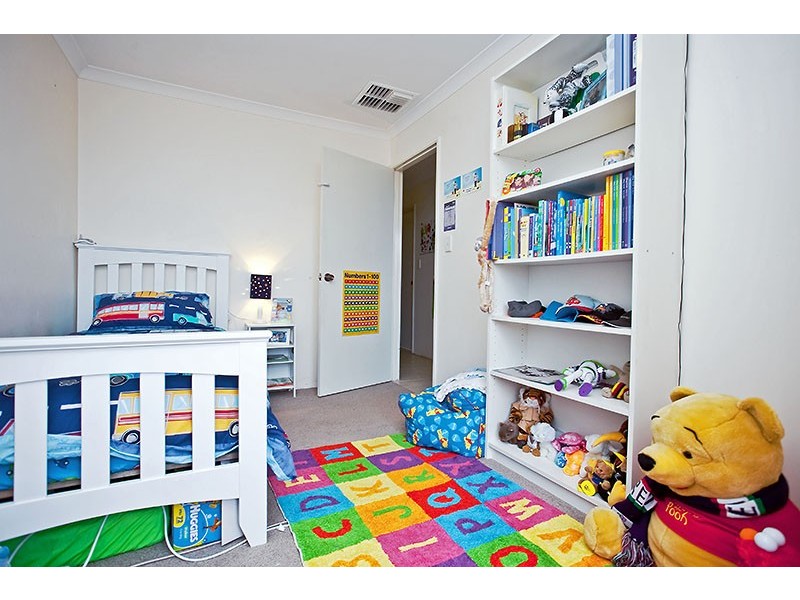 28 Carwoola Circle, Carramar WA 6031