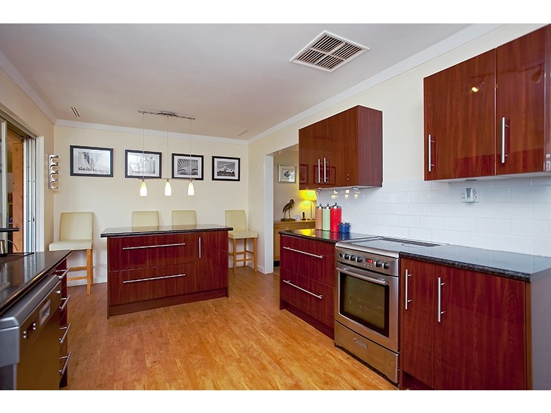 28 Dallas Crescent, Wanneroo WA 6065