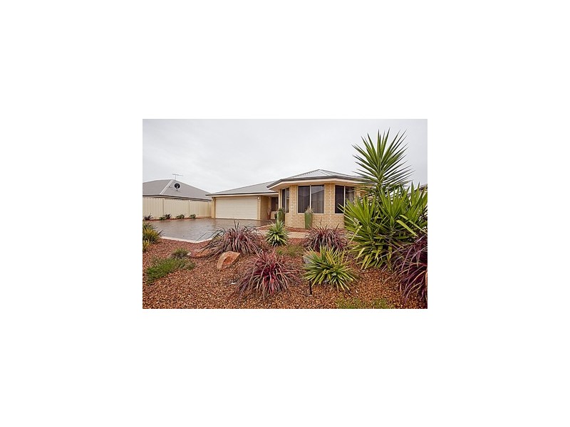 33 Abbey Green Road, Banksia Grove WA 6031