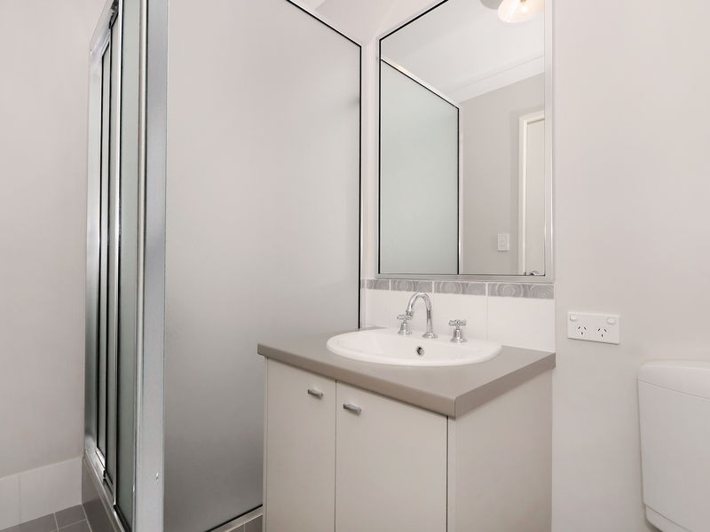38 Lauderdale Ramble, Carramar WA 6031
