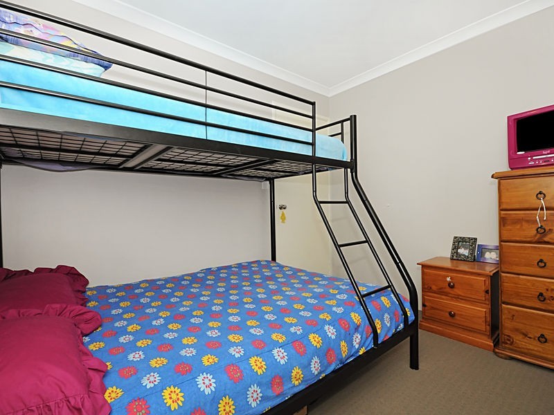 38 Lauderdale Ramble, Carramar WA 6031