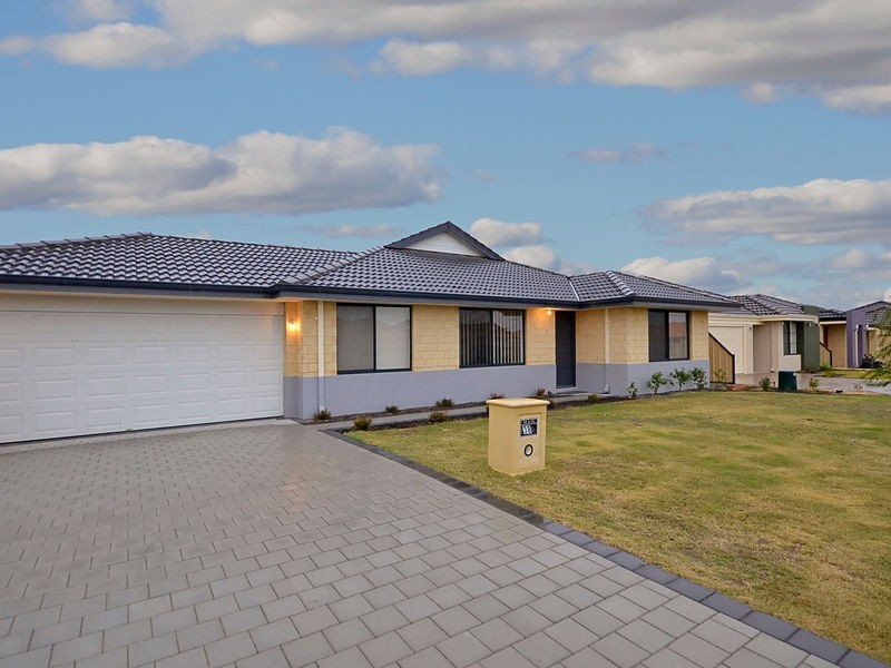 38 Lauderdale Ramble, Carramar WA 6031