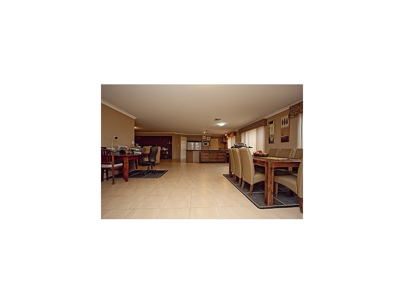 33 Abbey Green Road, Carramar WA 6031