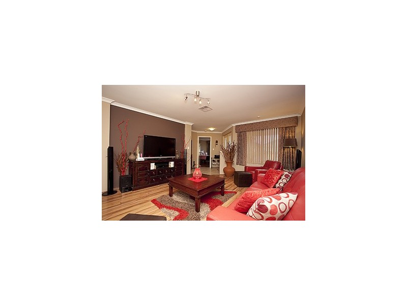 33 Abbey Green Road, Carramar WA 6031