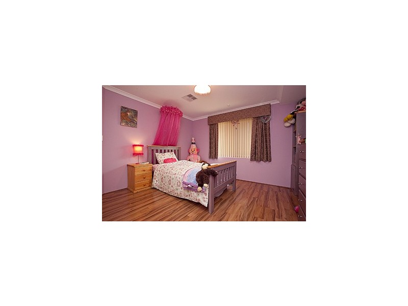 33 Abbey Green Road, Carramar WA 6031