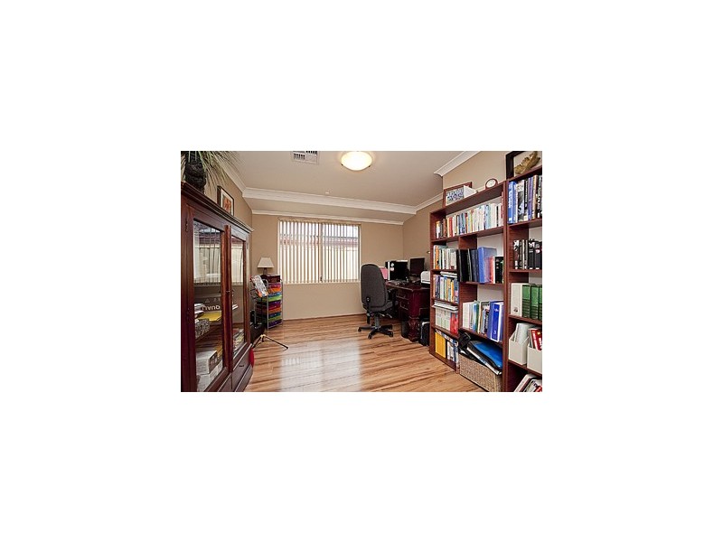 33 Abbey Green Road, Carramar WA 6031