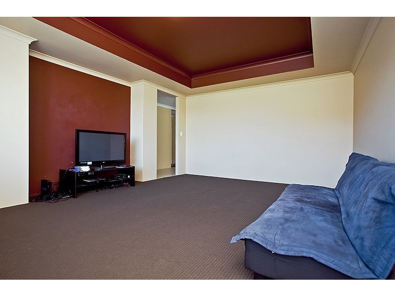10 Lareema Gardens, Banksia Grove WA 6031