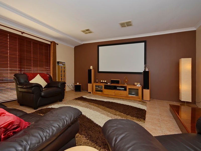 124 Balladong Loop, Carramar WA 6031