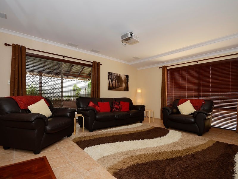 124 Balladong Loop, Carramar WA 6031