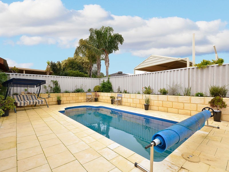 124 Balladong Loop, Carramar WA 6031