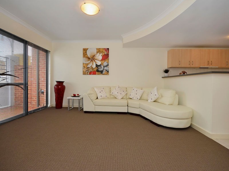 120b Lakeside Drive, Joondalup WA 6027