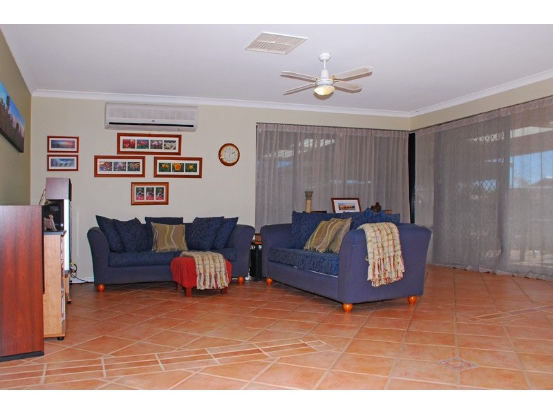 12 Jacob Close, Wanneroo WA 6065