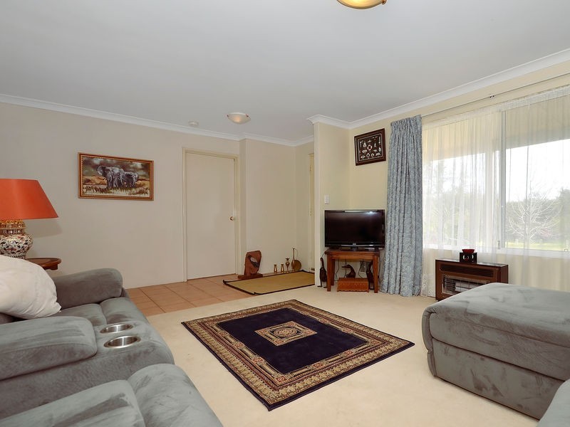 38 Monaltrie Loop, Carramar WA 6031