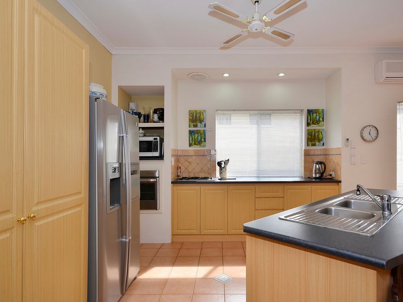 38 Monaltrie Loop, Carramar WA 6031