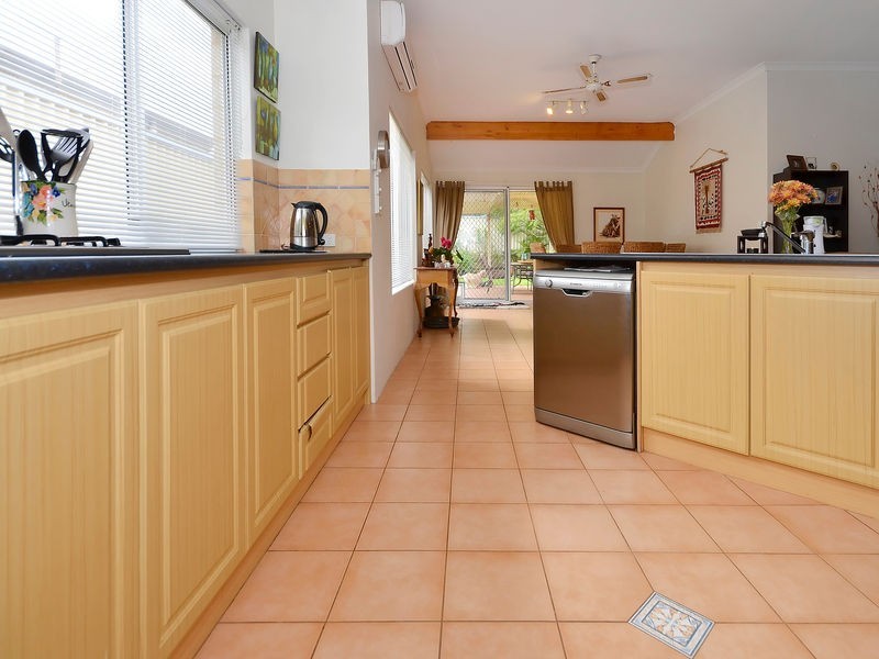 38 Monaltrie Loop, Carramar WA 6031