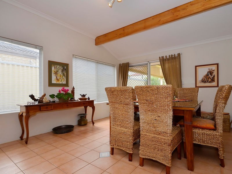 38 Monaltrie Loop, Carramar WA 6031