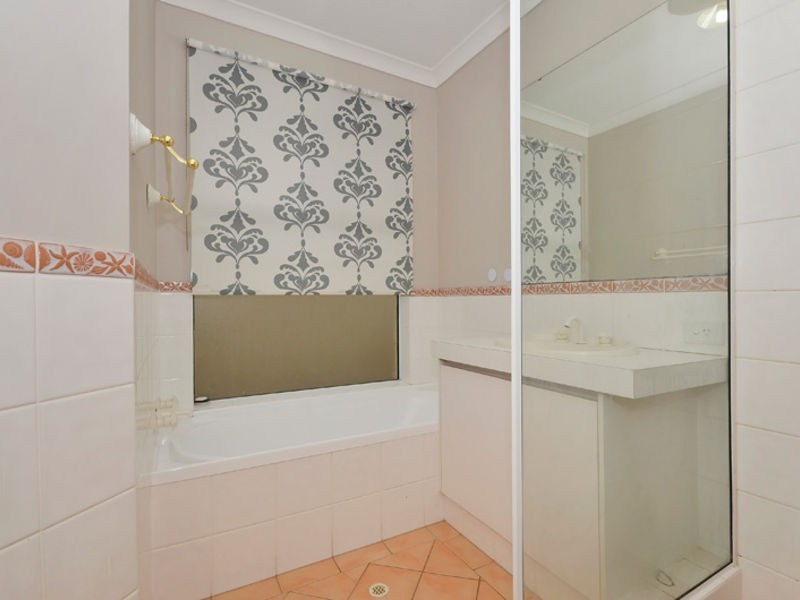 38 Monaltrie Loop, Carramar WA 6031