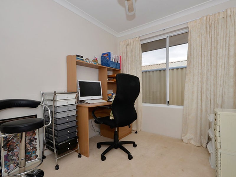 38 Monaltrie Loop, Carramar WA 6031