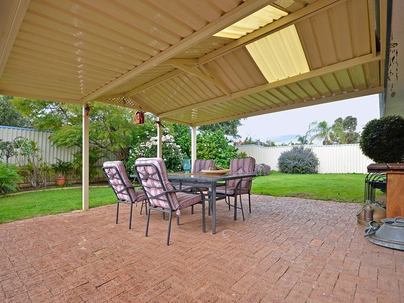 38 Monaltrie Loop, Carramar WA 6031