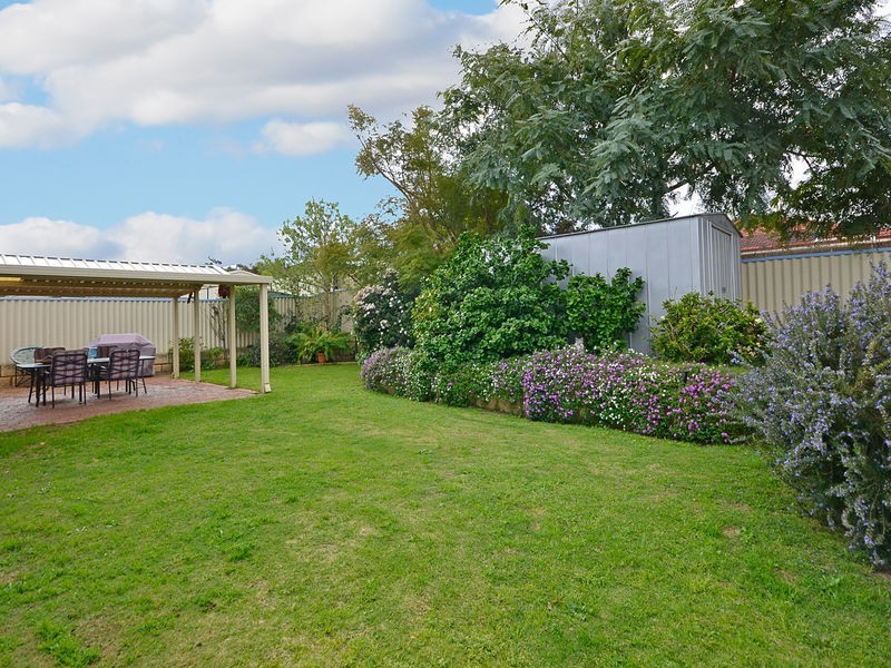 38 Monaltrie Loop, Carramar WA 6031