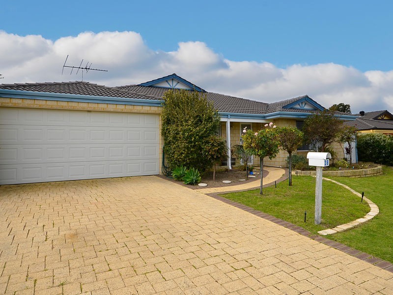 38 Monaltrie Loop, Carramar WA 6031