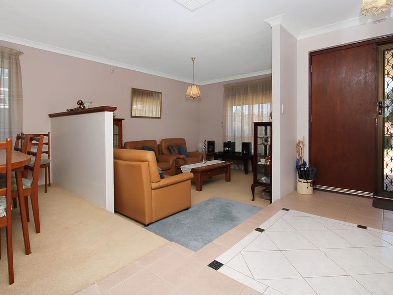 25 Greenfields Circle, Hocking WA 6065