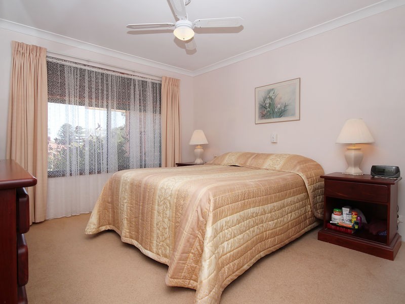 25 Greenfields Circle, Hocking WA 6065