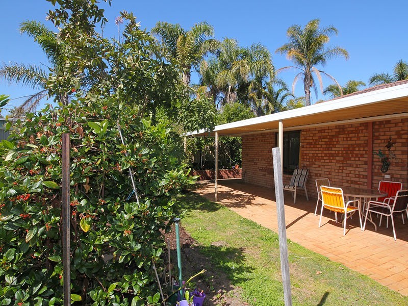 25 Greenfields Circle, Hocking WA 6065