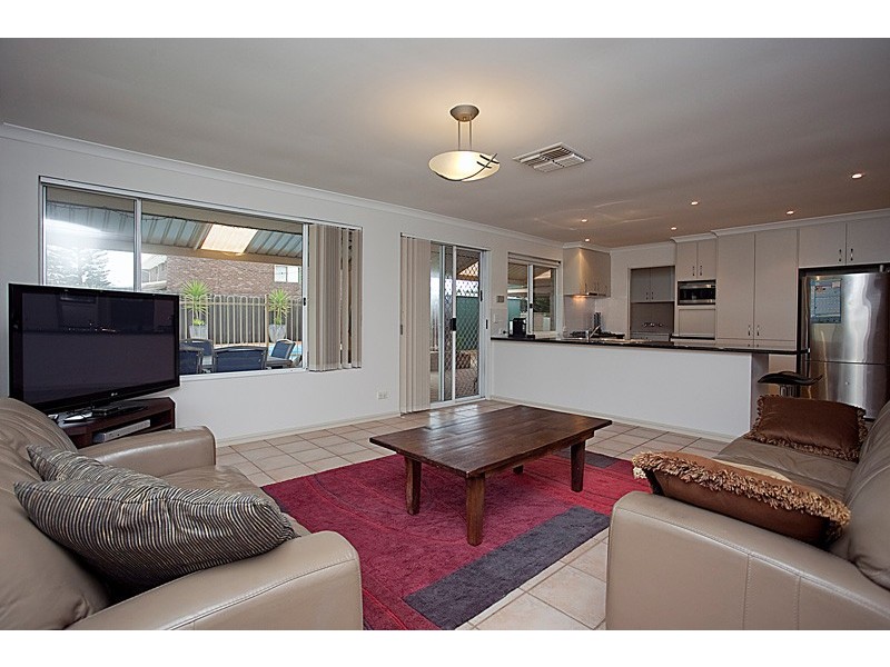 2 Catenary Court, Mullaloo WA 6027