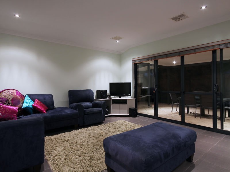 2 Bittern Street, Tapping WA 6065