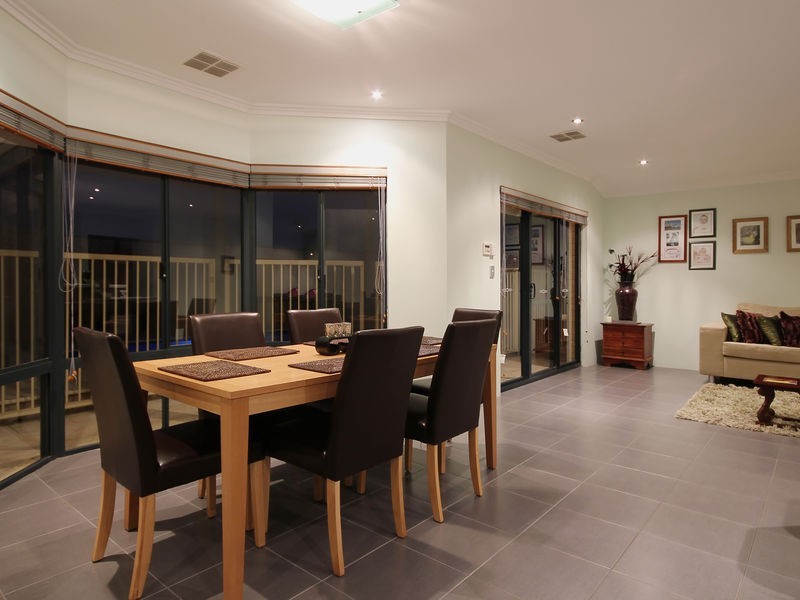 2 Bittern Street, Tapping WA 6065
