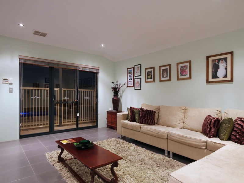 2 Bittern Street, Tapping WA 6065